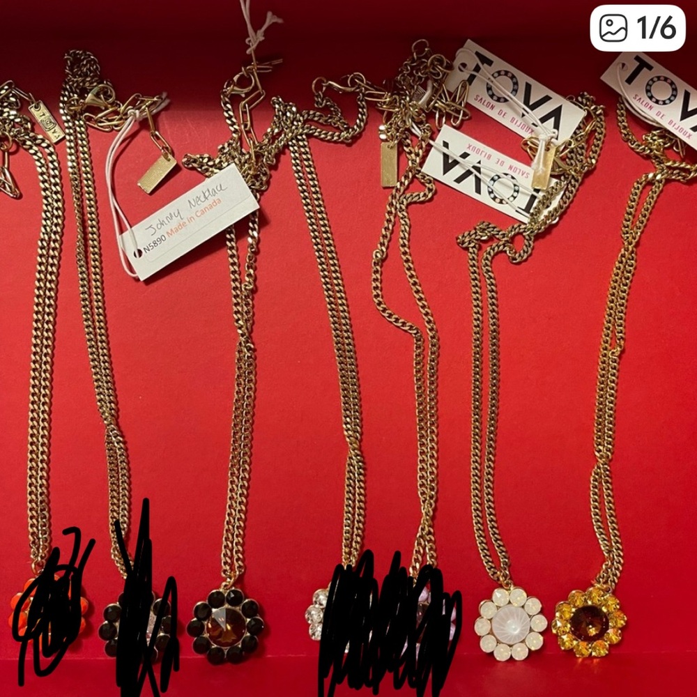 Tova Twiggy necklace Gold and Multicolor Flower Pendant Necklace $25 only 3 left